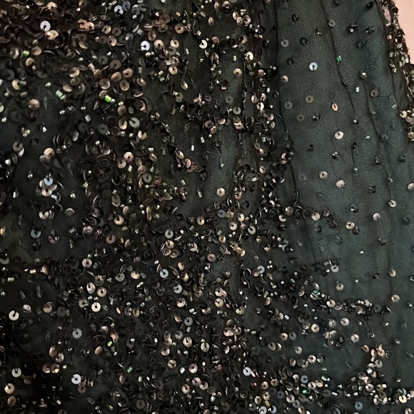 Halter style dark green formal dress - Picture 5 of 11